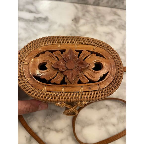 DEWI CROSSBODY RATTAN BASKET WEAVE AND WOOD PURSE - Picture 7 of 11